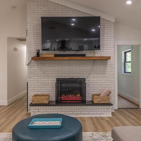 Villa Mid-Century Modern Impeccable Remodel With Hot Tub à Asheville Extérieur photo